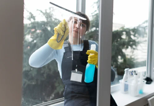 Nettoyage de vitres intérieures et extérieures à Esprels